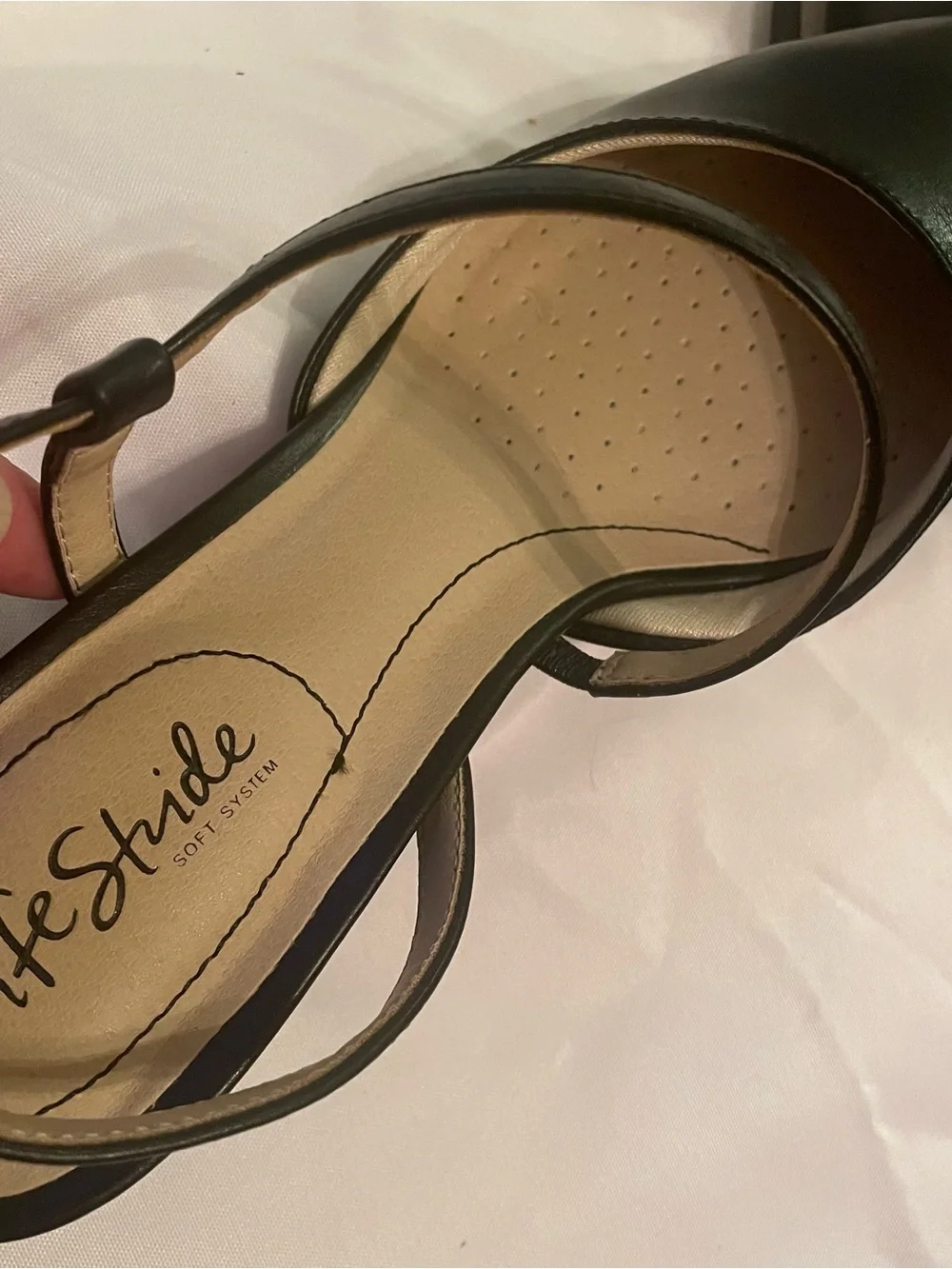 Life Stride Minimalist Soft System Black Pointed Toe Slingback Heels Size 8 Wide